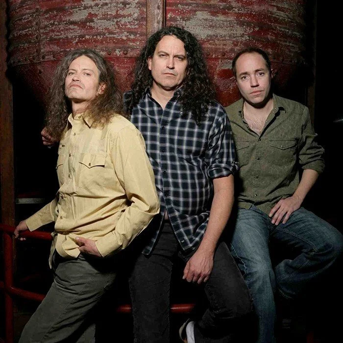 MEAT PUPPETS : LE TRIO PUNK QUI A RÉINVENTÉ LE ROCK AMÉRICAIN