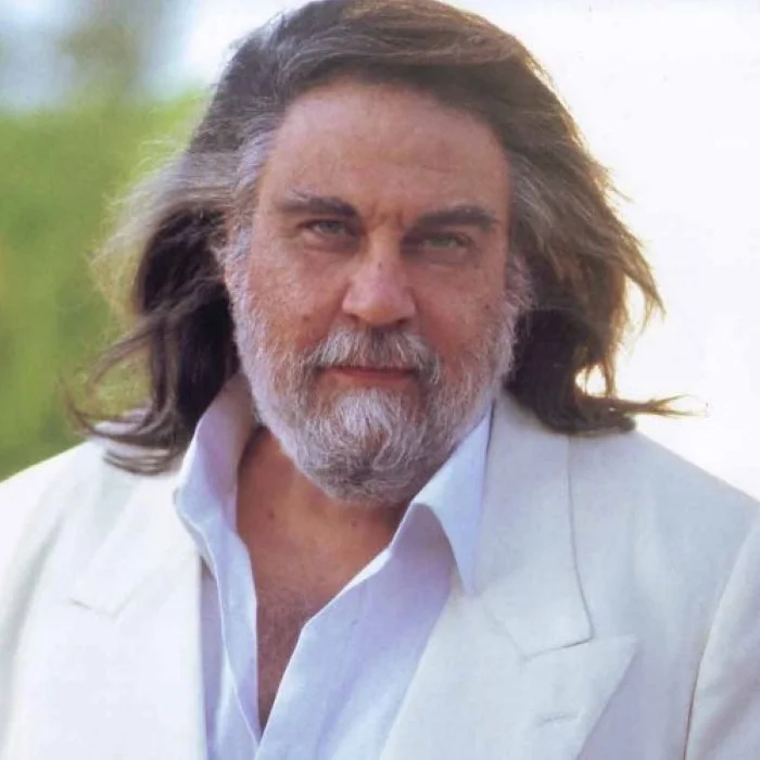 VANGELIS : LE GÉNIE DE LA MUSIQUE ÉLECTRONIQUE GRECQUE