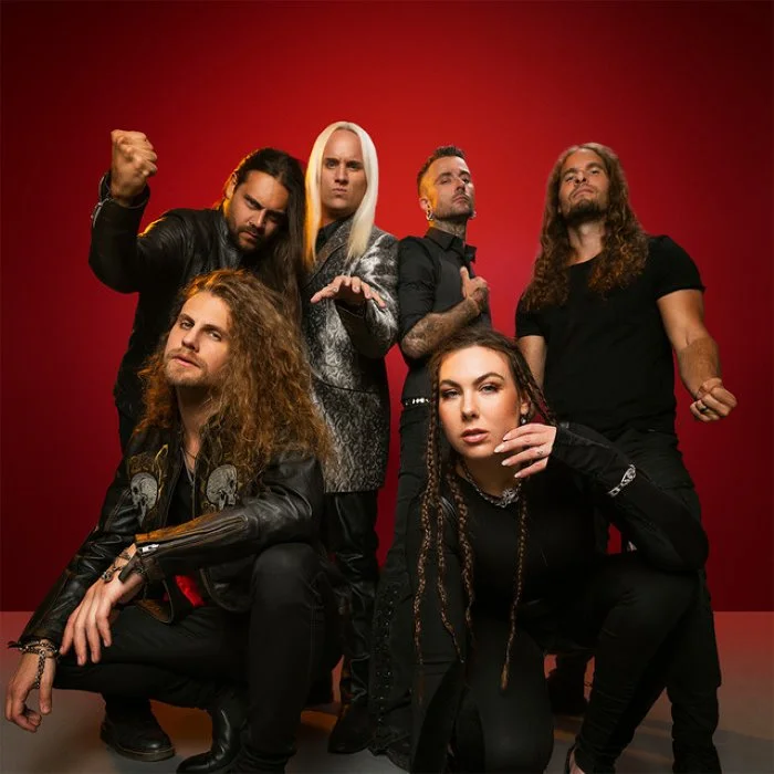 AMARANTHE : LE FUSION METAL SUÉDOIS QUI A SECOUÉ LA SCÈNE
