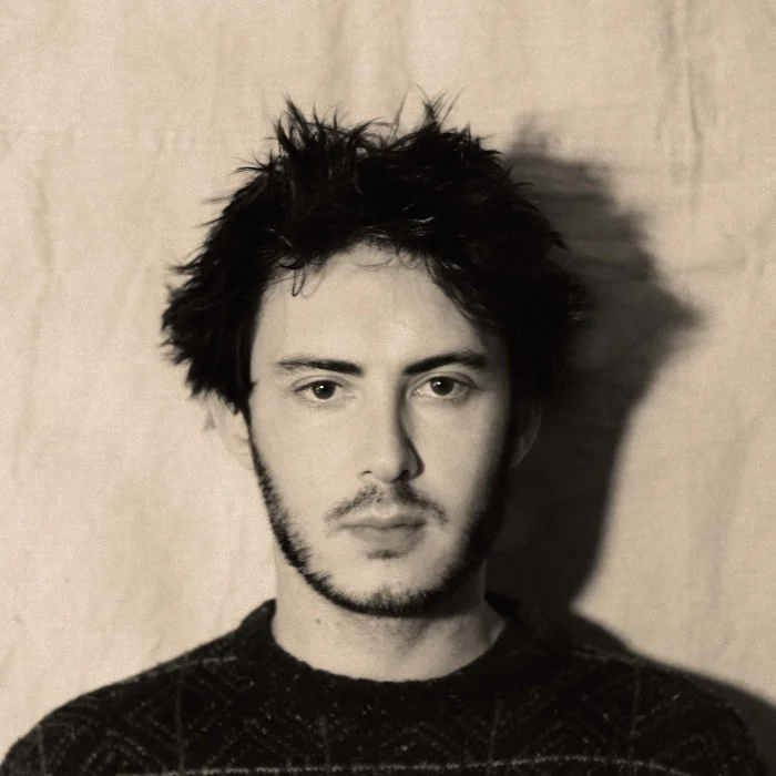 DUSTIN TEBBUTT : LE FOLK AUSTRALIEN QUI A CONQUIS LE MONDE