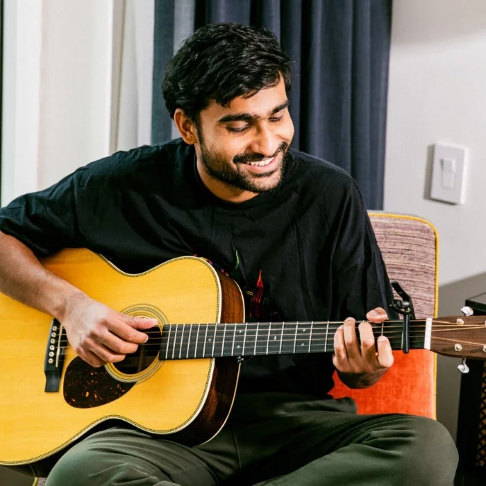 PRATEEK KUHAD : LA VOIX DE L'INDIE FOLK INDIEN