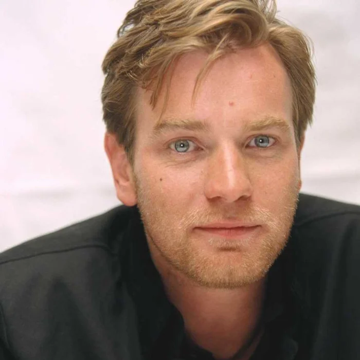 EWAN MCGREGOR : UNE VOIX BRITANNIQUE ENTRE ACTEUR ET MUSIQUE