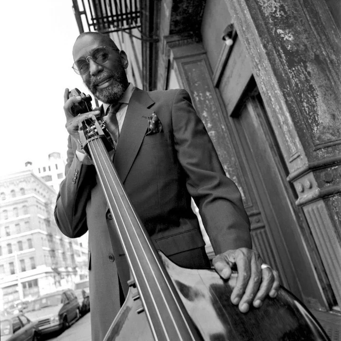 RON CARTER : LE MAÎTRE INCONTESTÉ DE LA CONTREBASSE JAZZ