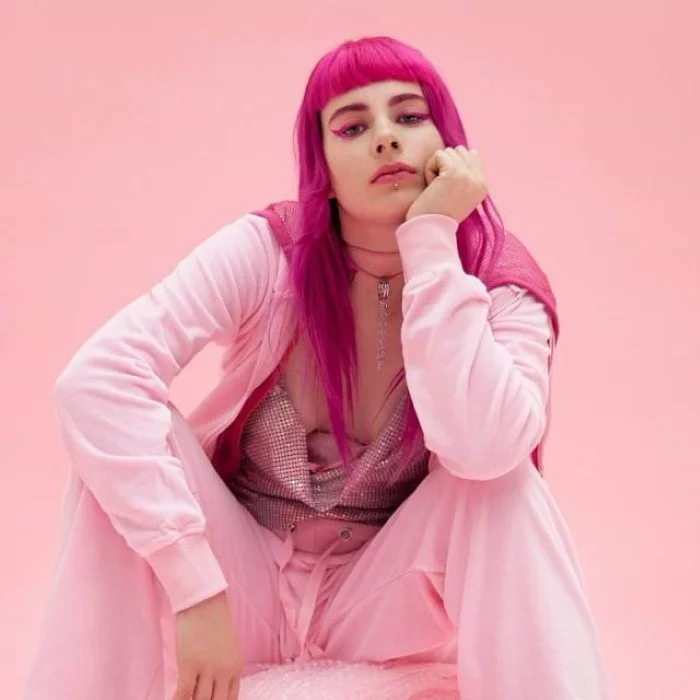 GIRLI : LA REINE DU POP PUNK BRITANNIQUE