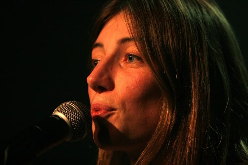 ANAIS DIXIE : LA VOIX ANGLAISE QUI A MARQUÉ LA POP