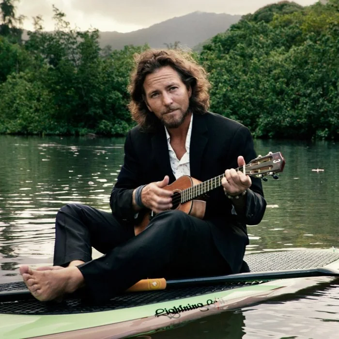 EDDIE VEDDER : LA VOIX DU GRUNGE DEVIENT SOLO ACOUSTIQUE