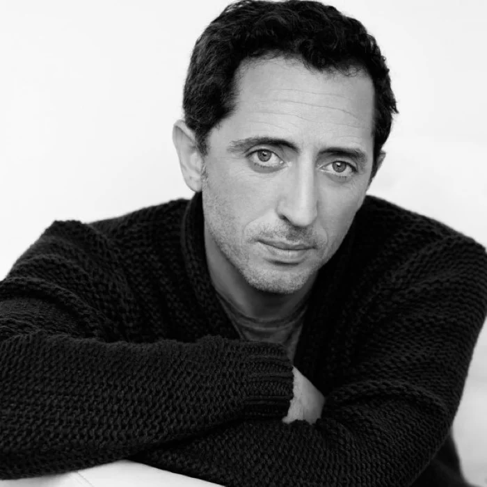 GAD ELMALEH : HUMORISTE ET ACTEUR FRANCO-MAROCAIN