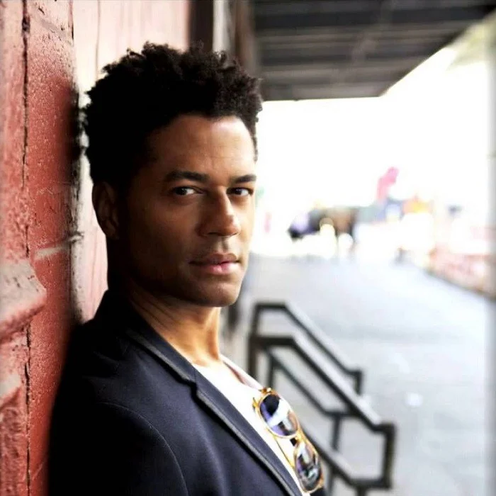 ERIC BENET : LA VOIX INTEMPORELLE DU R&B ET DE LA NEO SOUL