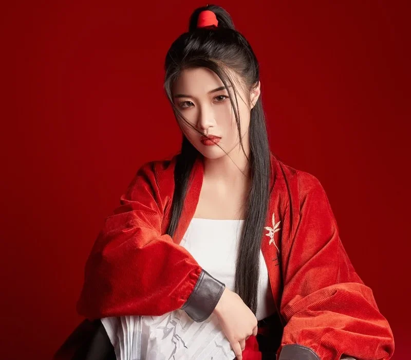 赵方婧 : BIOGRAPHIE DE LA CHANTEUSE CHINOISE