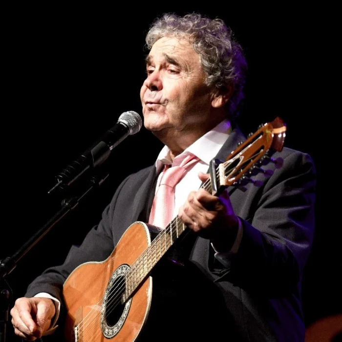 PIERRE PERRET : L'HOMME À LA VOIX CHAUDE DE LA CHANSON FRANÇAISE