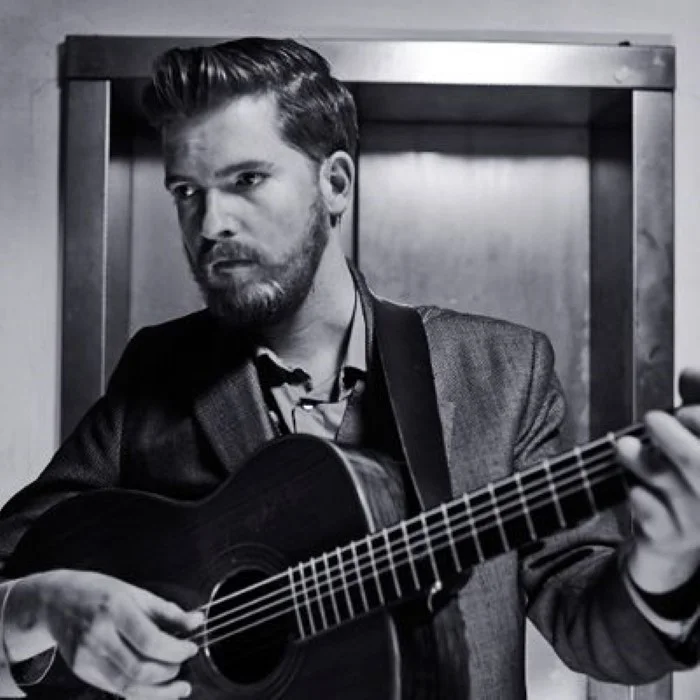 JOHN SMITH : LE CHANTEUR FOLK BRITANNIQUE À REDÉCOUVRIR