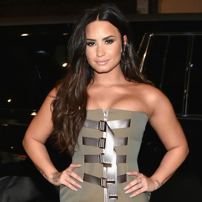 DEMI LOVATO : BIOGRAPHIE ET CARRIÈRE DE LA STAR POP
