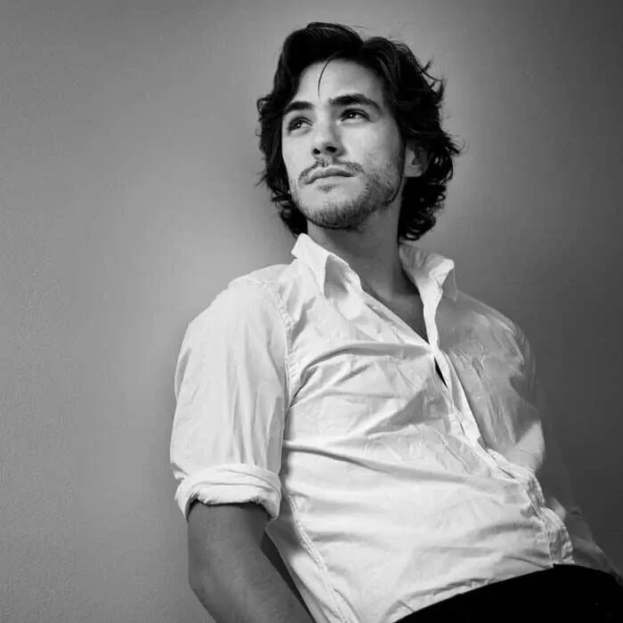 JACK SAVORETTI : LA VOIX MÉLODIQUE DU FOLK ROCK BRITANNIQUE