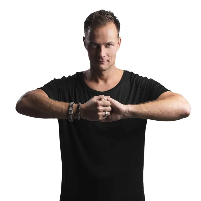YVES V : LE PRODUCTEUR BELGE QUI A FAIT VIBRER LES DANCEFLOORS