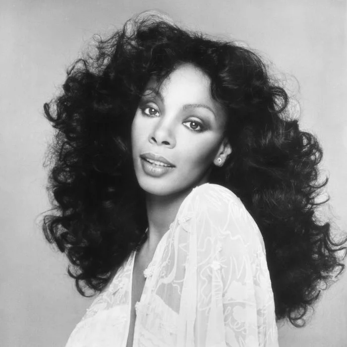 DONNA SUMMER : LA REINE DU DISCO ET SON HÉRITAGE ÉTERNEL