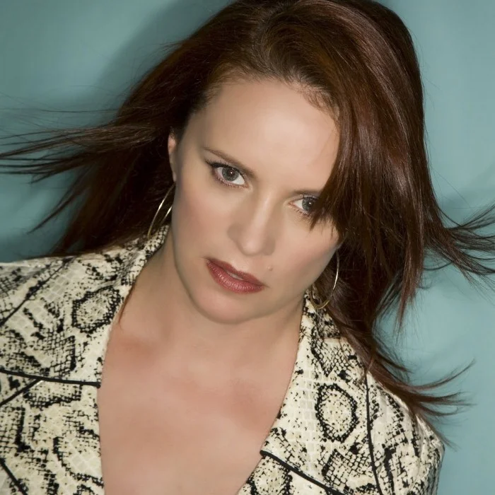 SHEENA EASTON : LA VOIX ÉCOSSAISE AUX MILLE FACETTES