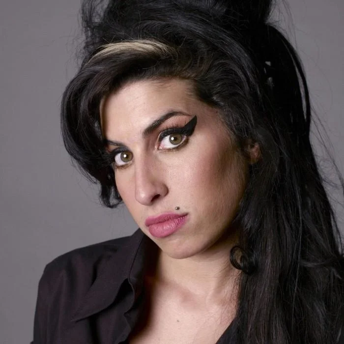 AMY WINEHOUSE : LEGENDRE DE LA SOUL FRANÇAISE ET MONDE ENCHANTE