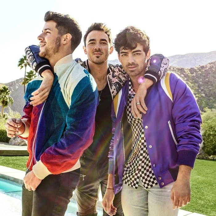 JONAS BROTHERS : LE TRIO QUI A MARQUÉ LA TEEN POP