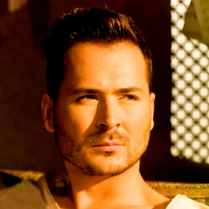 EDWARD MAYA : LE DJ ROUMAIN QUI A CONQUIS LE MONDE