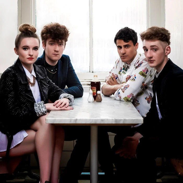 CLEAN BANDIT : LE GROUPE BRITANNIQUE QUI A RÉINVENTÉ L'ÉLECTRO-POP
