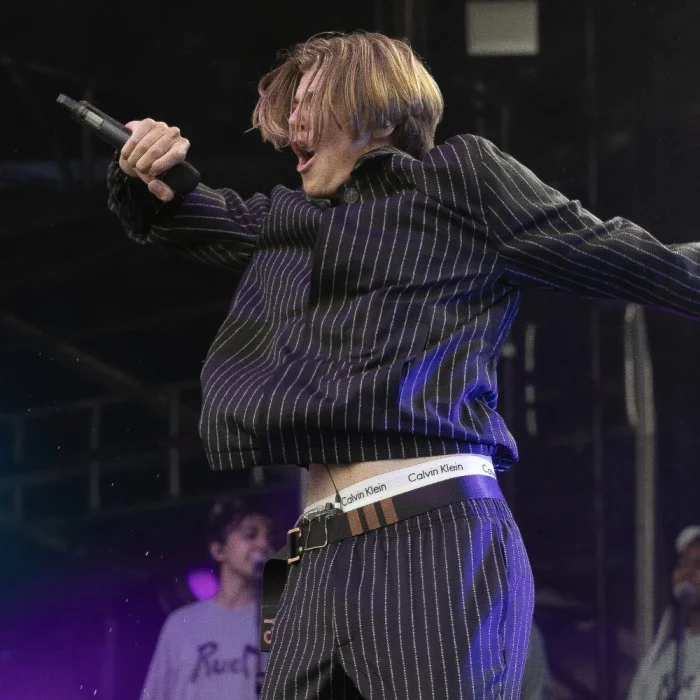 RUEL : LE PHÉNOMÈNE POP AUSTRALIEN QUI A CONQUIS LE MONDE