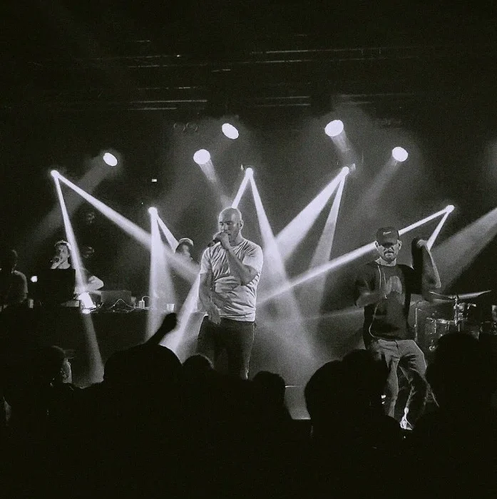 BAZZ : GROUPE BELGE DE NEW BEAT ET TECHNO (1988-1992)