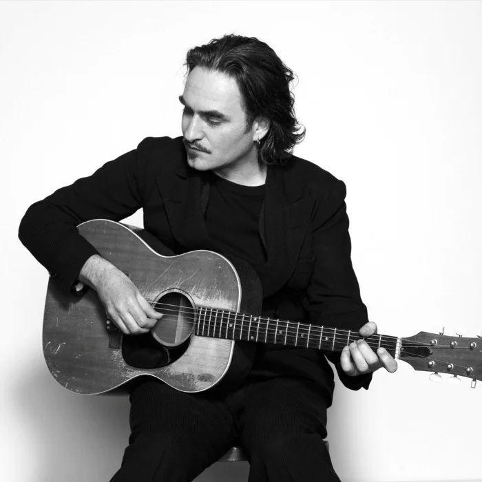 STEPHAN EICHER : LA VOIX SUISSE DE LA CHANSON POP ROCK
