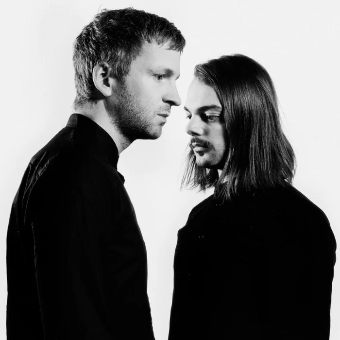 KIASMOS : LA FUSION ENTRE ÉLECTRO MINIMALISTE ET MÉLODIES CONTEMPLATIVES