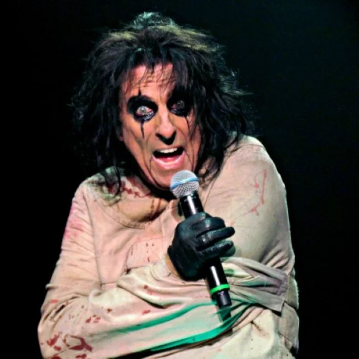 ALICE COOPER : LE PARRAIN DU SHOCK ROCK