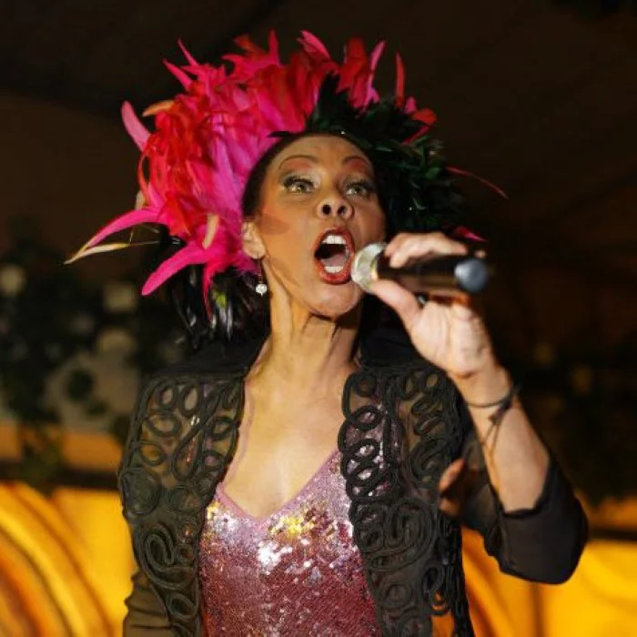 SALOMÉ DE BAHIA : LA VOIX ENVOÛTANTE DU BRÉSIL FRANÇAIS