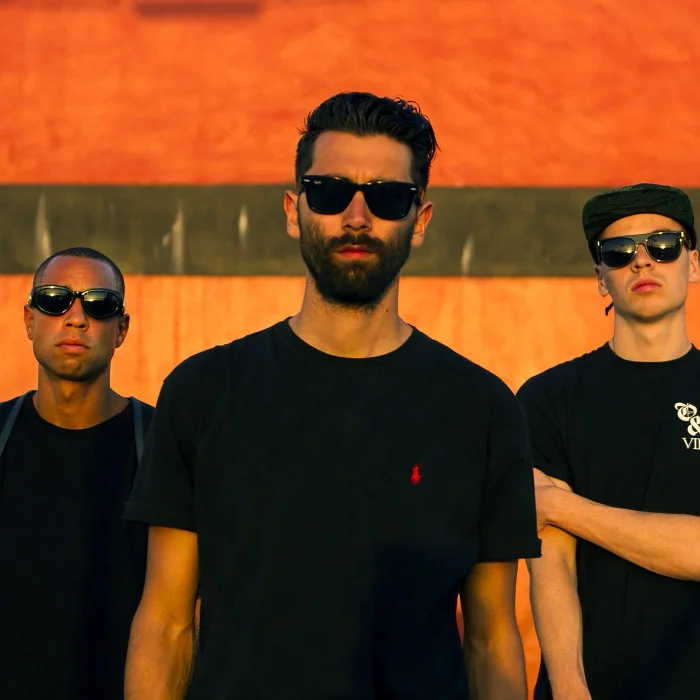 YELLOW CLAW : LE TRIO NÉERLANDAIS QUI A RÉVOLUTIONNÉ LA MUSIQUE ÉLECTRONIQUE
