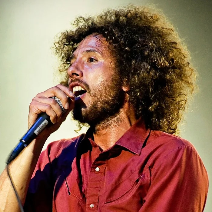 ZACK DE LA ROCHA : LA FUREUR ENGAGÉE DU HIP-HOP POLITIQUE