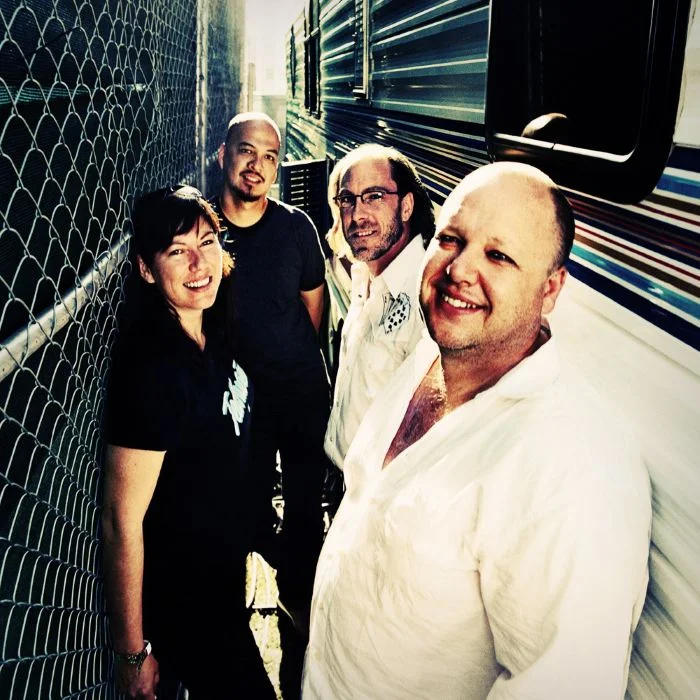 PIXIES : LE GÉNIE DU ROCK ALTERNATIF AMÉRICAIN