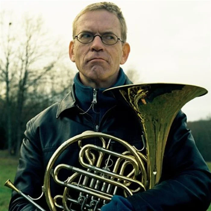 DICK ANNEGARN : LE BARDE NÉERLANDAIS DE LA CHANSON FRANÇAISE