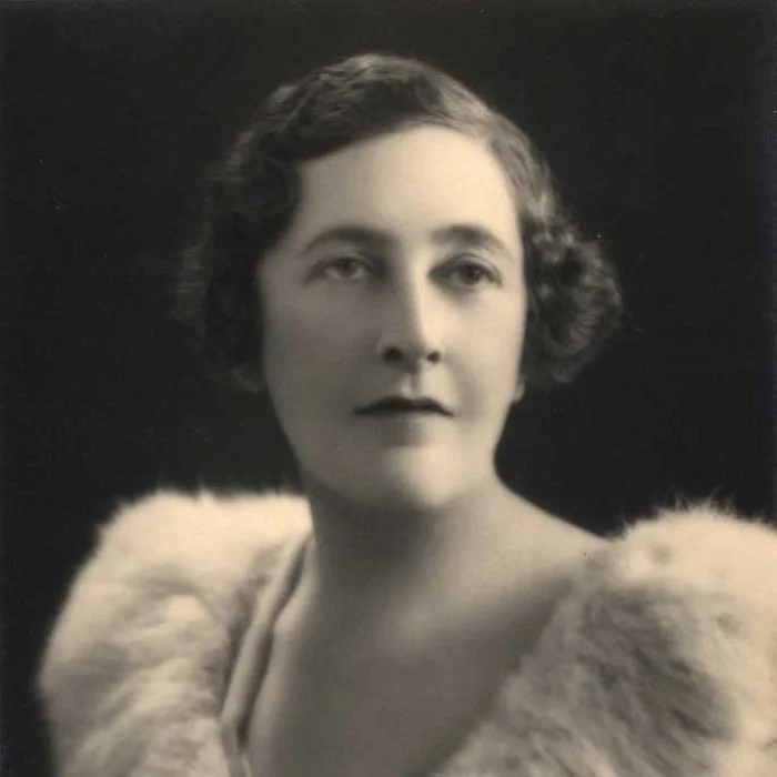 AGATHA CHRISTIE : LA REINE DU CRIME QUI A ENVOÛTÉ LA RADIO