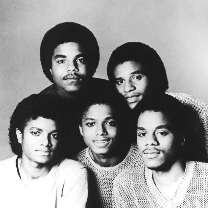 THE JACKSONS : L'ODYSSÉE MUSICALE D'UNE FAMILLE LÉGENDAIRE