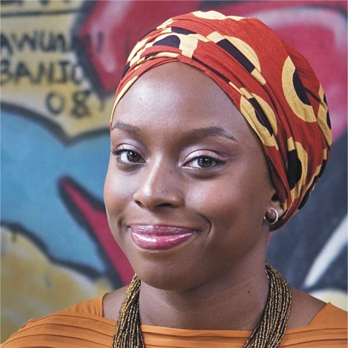 CHIMAMANDA NGOZI ADICHIE : VOIX LITTÉRAIRE DE L'AFRIQUE