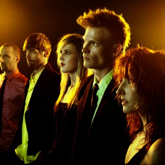 MOTHER MOTHER : GROUPE INDIE ROCK CANADIEN, BIOGRAPHIE ET CARRIÈRE