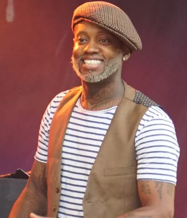 MAKASSY : LE PARCOURS D'UN ARTISTE FRANÇAIS AUX SONORITÉS UNIQUES