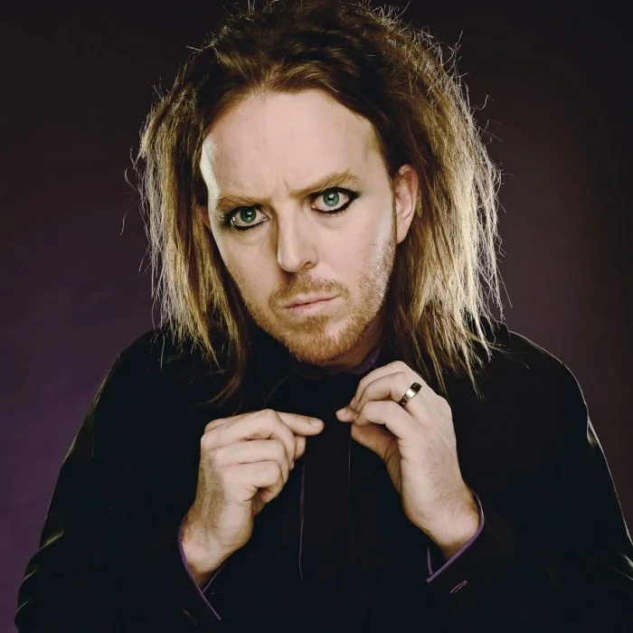 TIM MINCHIN : LE GÉNIE DE L'HUMOUR MUSICAL AUSTRALIEN