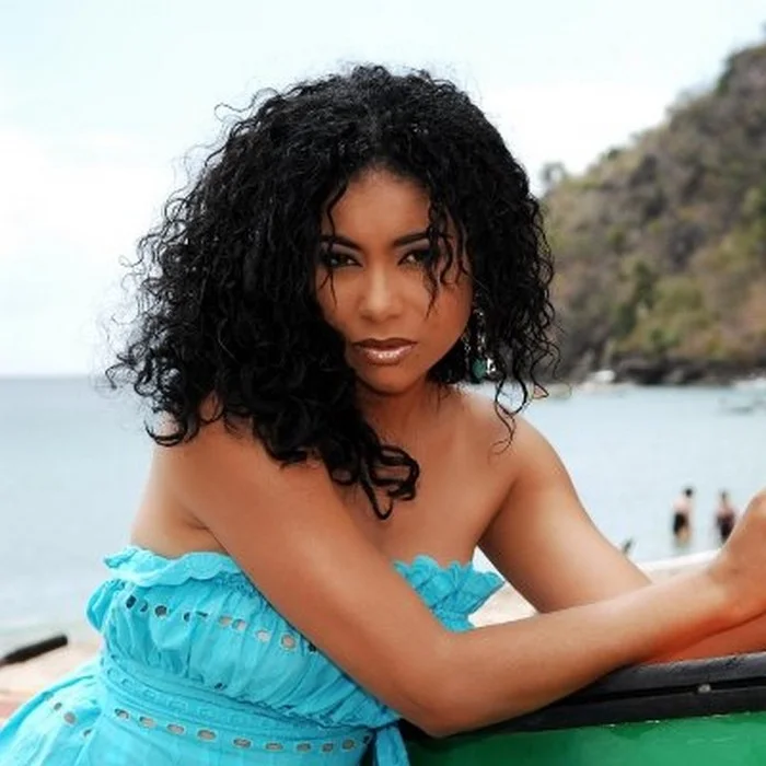 TANYA ST-VAL : LA VOIX DE LA GUADELOUPE