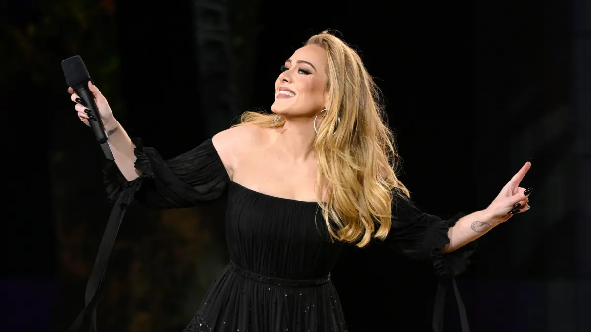 ADELE PROPOSE DES TICKETS "CHANCE" À 35 EUROS POUR SES CONCERTS À MUNICH