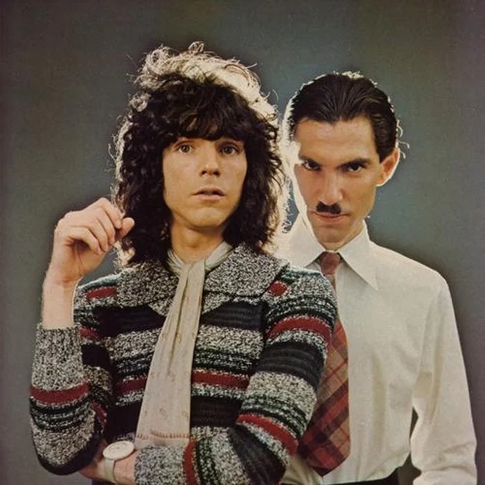 SPARKS : LE DUO QUI A RÉINVENTÉ LA POP AVEC GÉNIE