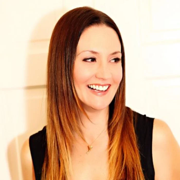 NATALIE HEMBY : L'AMERICANA AU FÉMININ