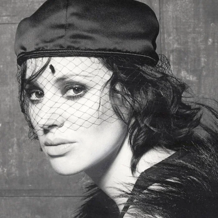 TINA ARENA : LA VOIX AUSTRALIENNE QUI A CONQUIS LA FRANCE