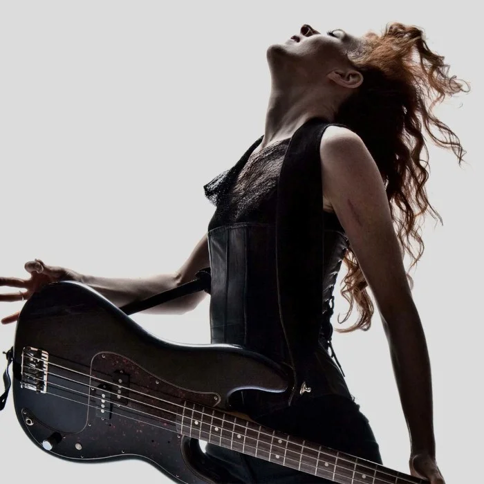 MELISSA AUF DER MAUR : LA REINE DU ROCK ALTERNATIF CANADIEN