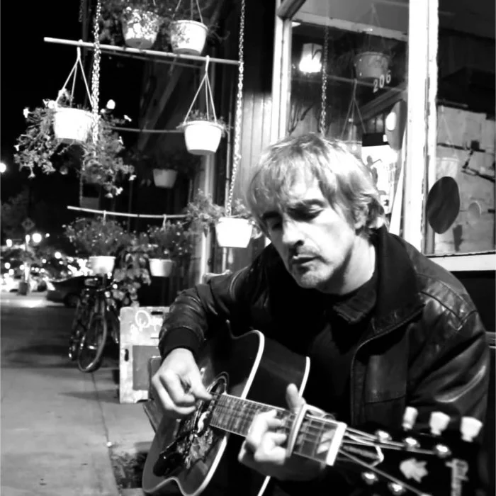 DARAN : LE CHANTEUR FRANÇAIS ENTRE ROCK ET POÉSIE