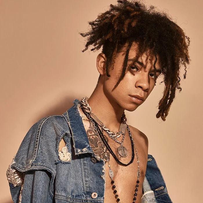 IANN DIOR : LA FUSION ENTRE EMO RAP ET POP TRAP