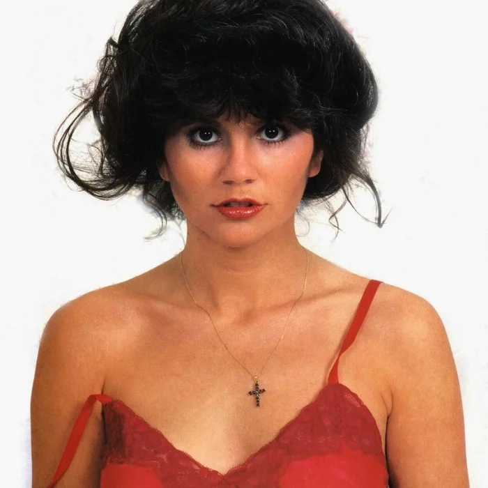 LINDA RONSTADT : LA VOIX INOUBLIABLE DU ROCK ET DE LA COUNTRY