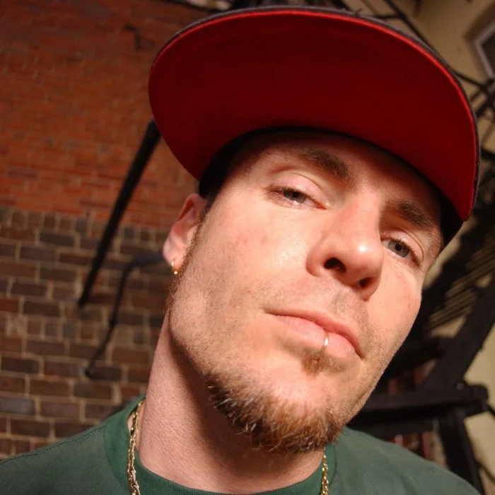 VANILLA ICE : LE PHÉNOMÈNE RAP QUI A MARQUÉ LES ANNÉES 90